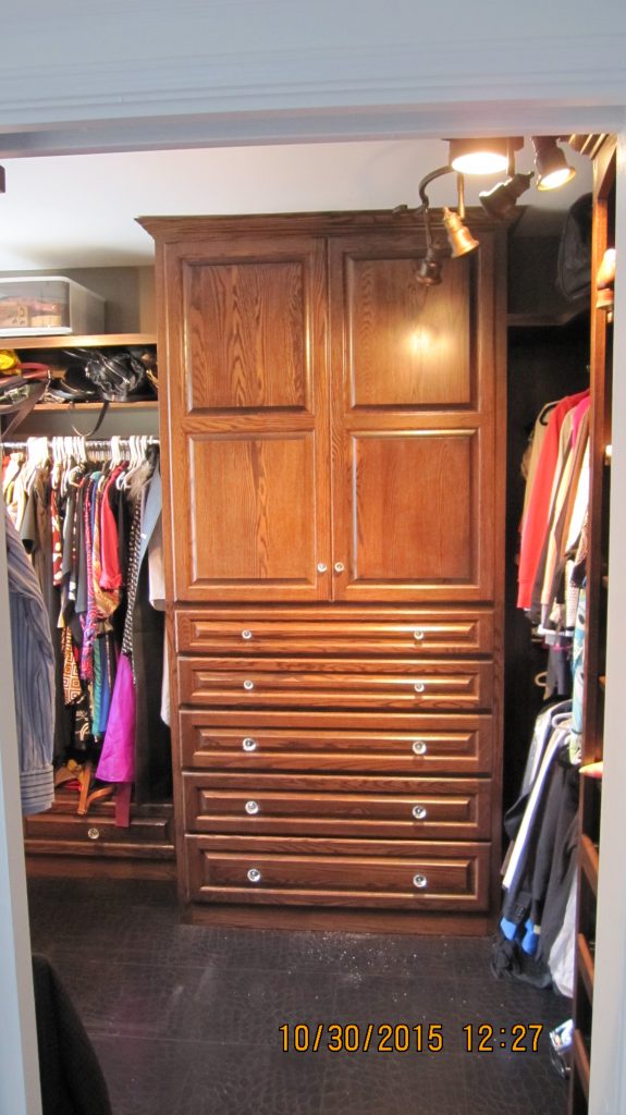 Closet armoires