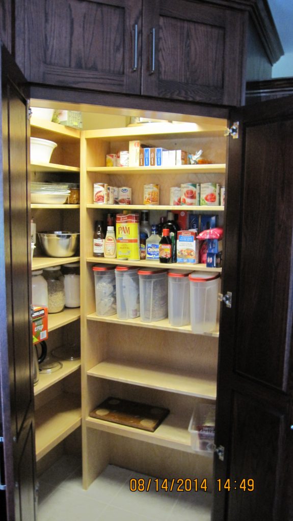 walk-in pantry shelving